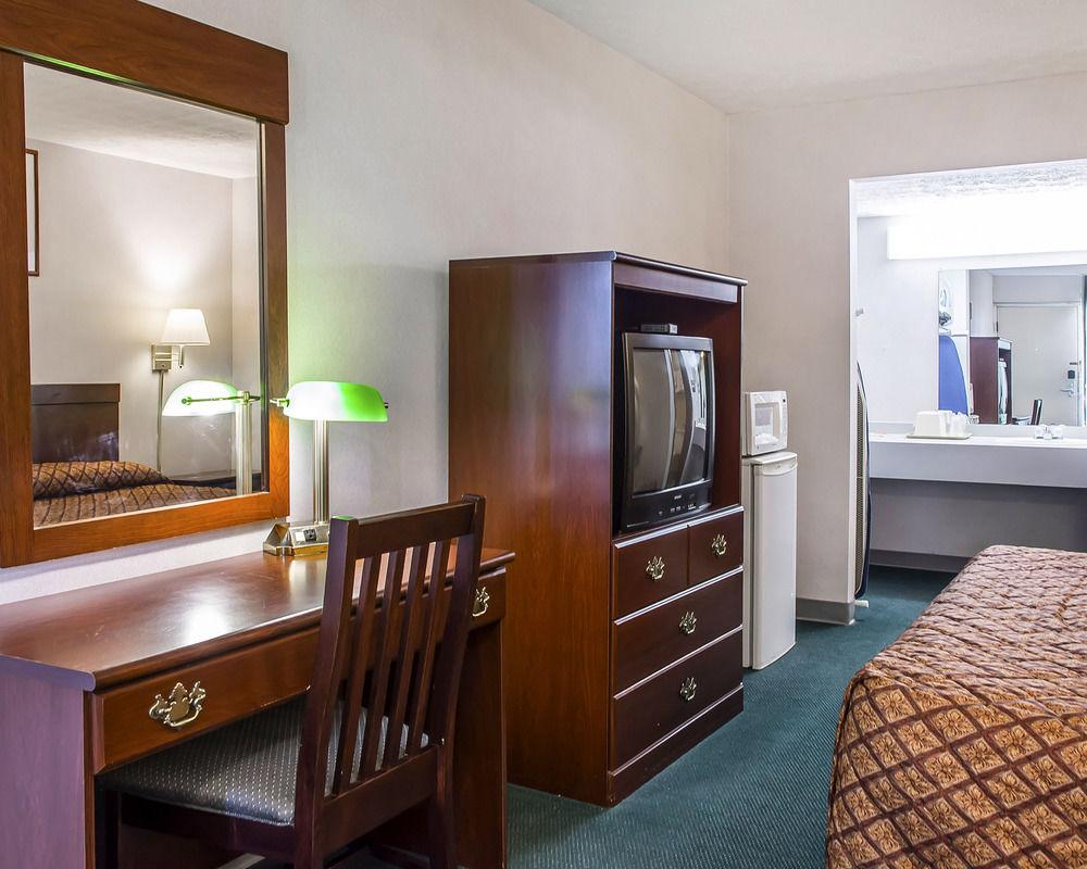 Red Roof Inn Walton - Richwood Εξωτερικό φωτογραφία