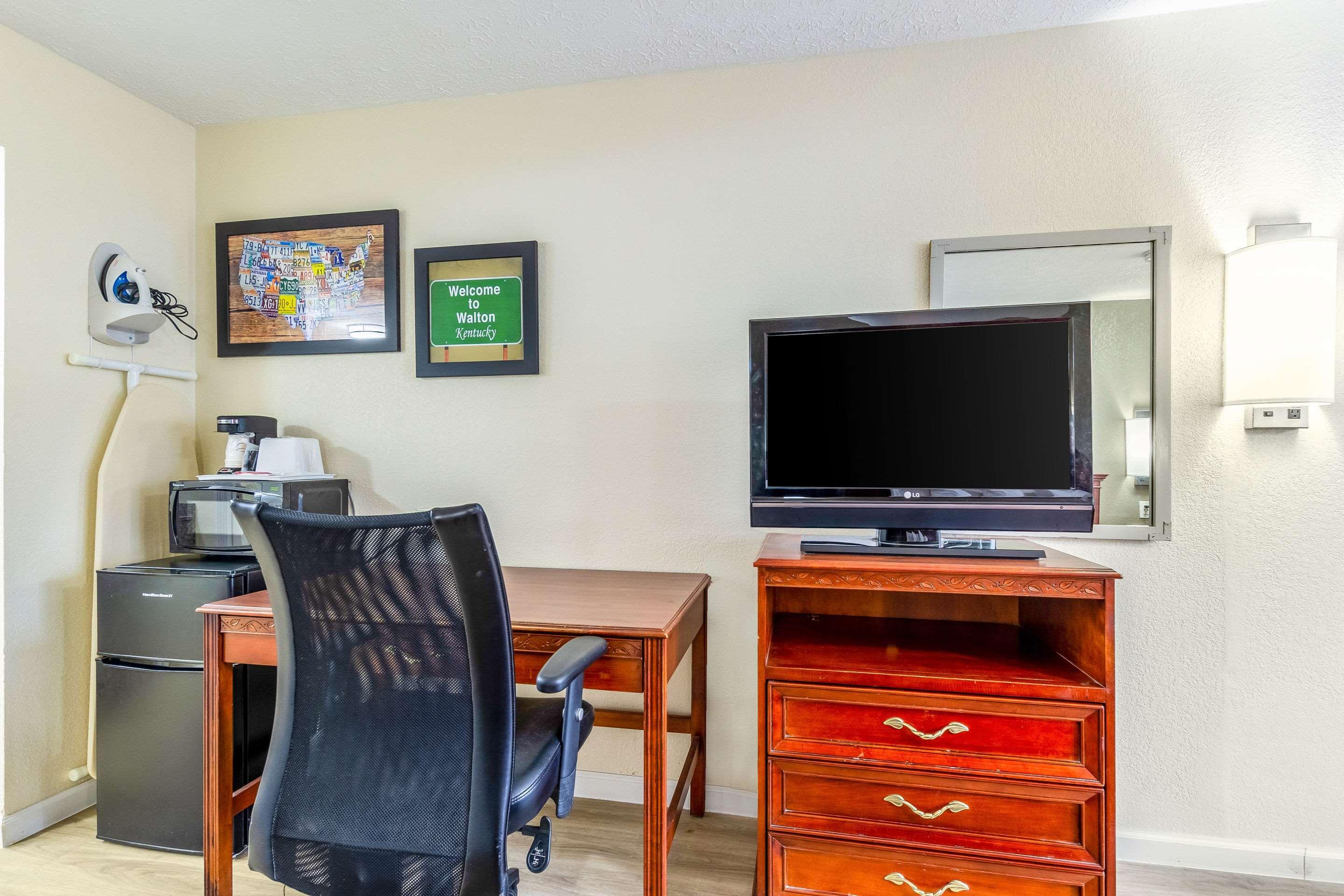 Red Roof Inn Walton - Richwood Εξωτερικό φωτογραφία
