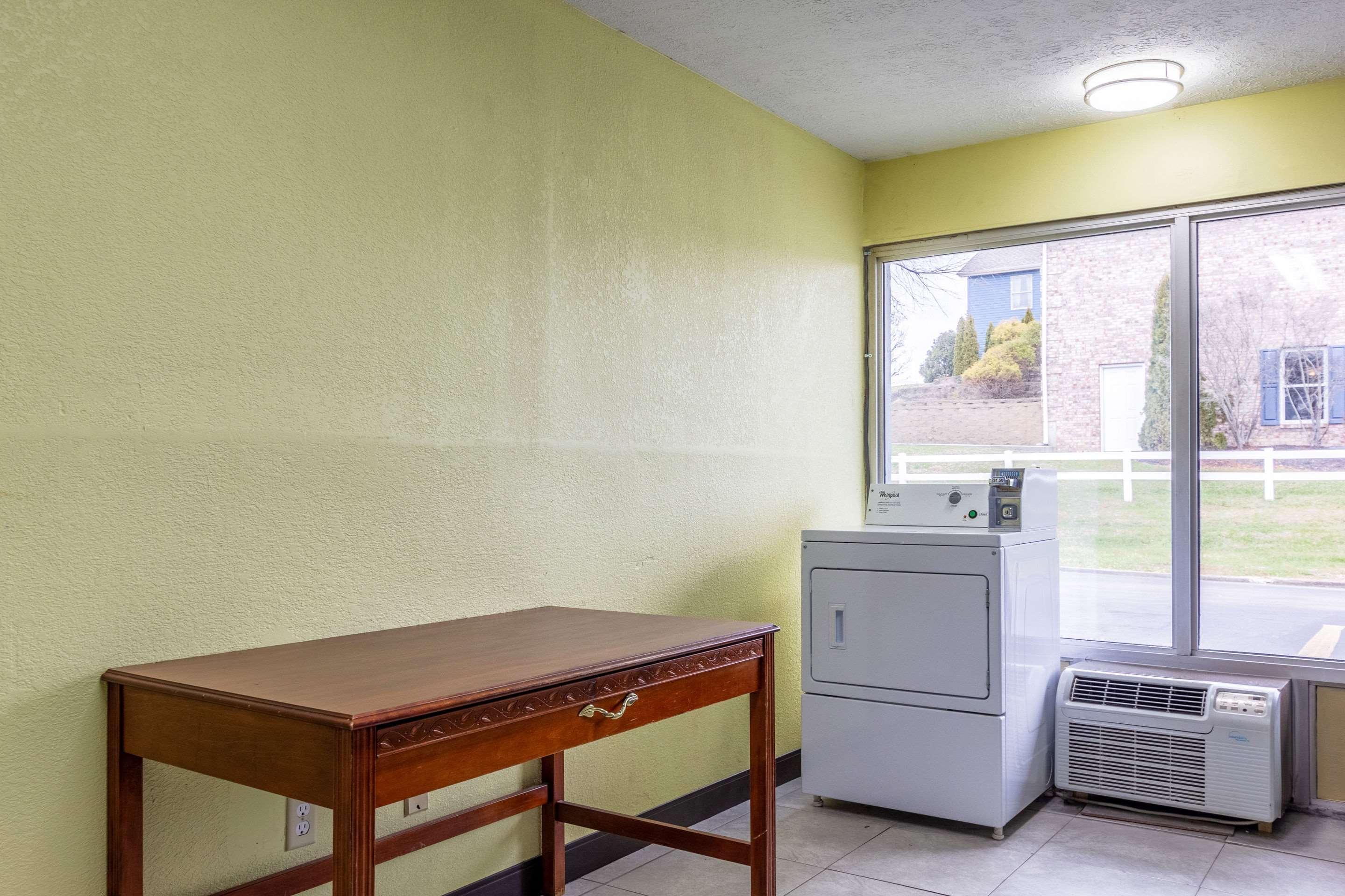 Red Roof Inn Walton - Richwood Εξωτερικό φωτογραφία