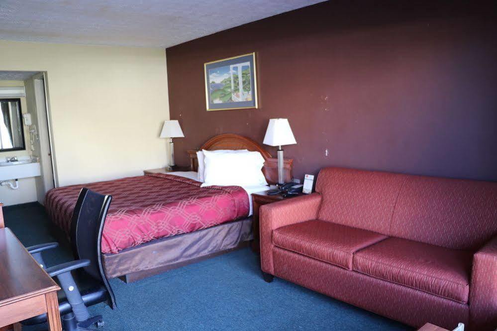 Red Roof Inn Walton - Richwood Εξωτερικό φωτογραφία